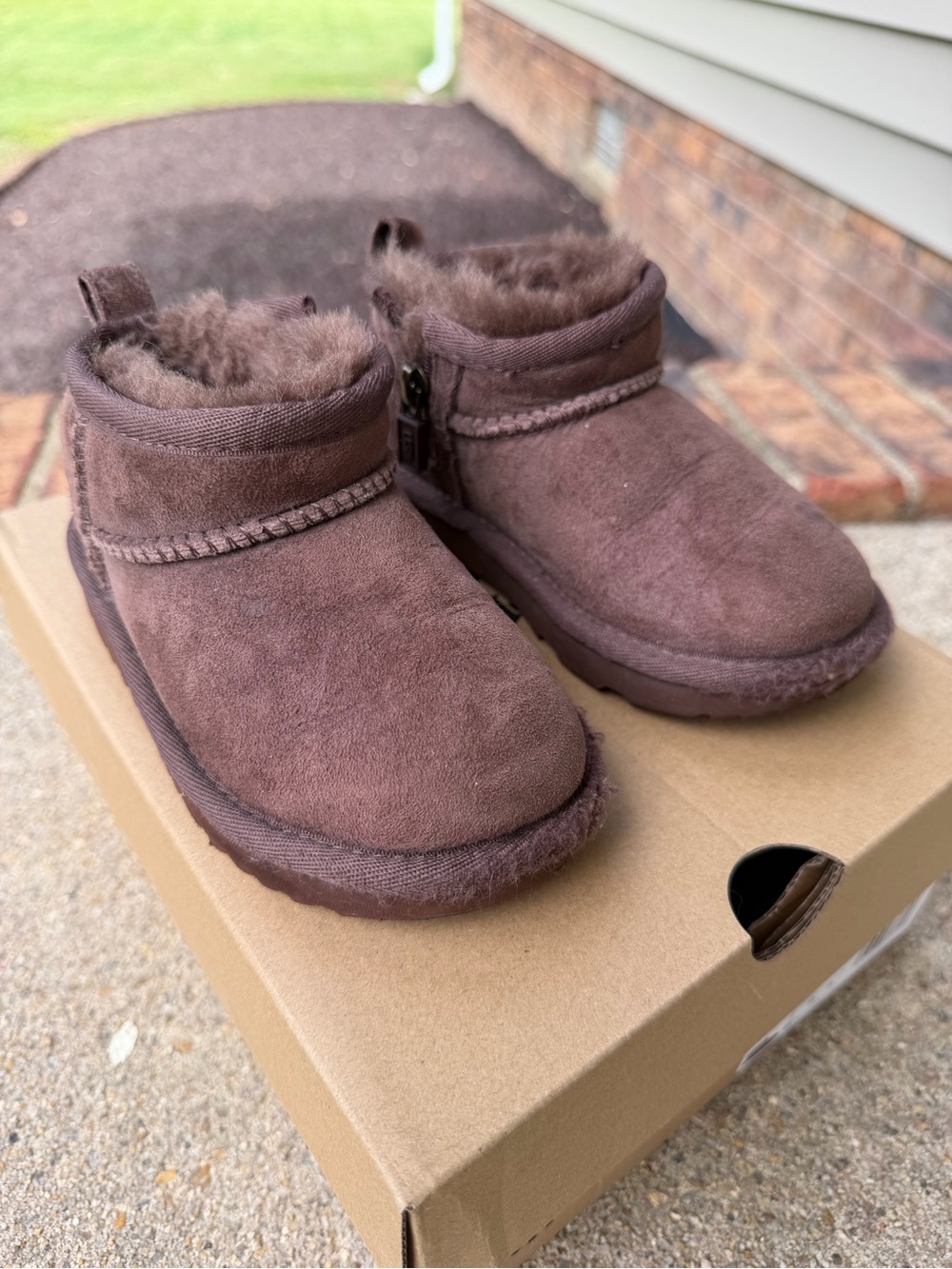 UGG Chestnut Classic Ultra Mini Boots